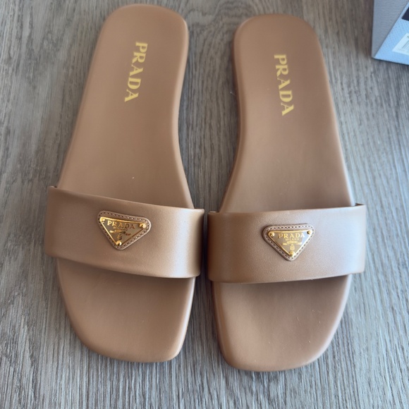 BRAND NEW WITH BOX Prada Triangle Logo Slide Size 38.5 (runs small) in Caramel - Picture 3 of 6